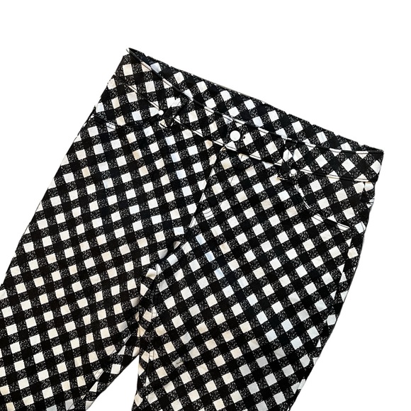 NWT, HUE Gingham Ultra Soft Denim Jean Capri Leggings Raw Hem, Sz L - Picture 10 of 14